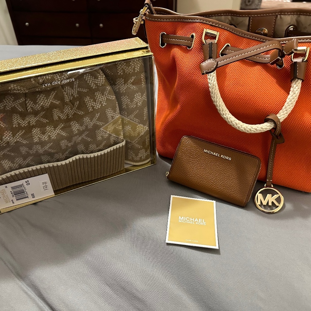 Purse hat scarf wallet